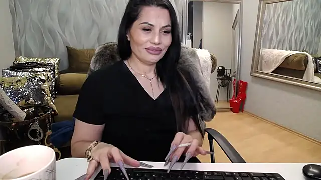 Sara Poison online show from April 14, 2:38 am