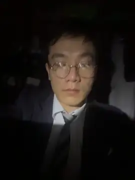 ex199212 online show from March 1, 4:12 am