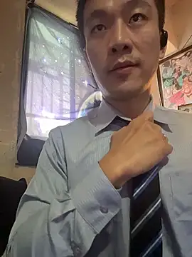 ex199212 online show from June 13, 7:17 am
