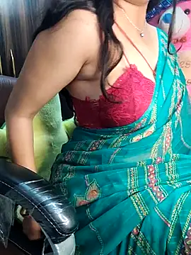 Snapshot of santurmom chatting on December 1, 6:09 pm santurmom online show from December 1, 6:09 pm