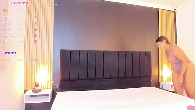 Snapshot of sweetsofia18 chatting on September 11, 11:05 pm sweetsofia18 online show from September 11, 11:05 pm
