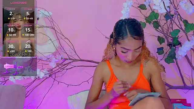 Charlotte Love10 online show from April 8, 8:54 pm