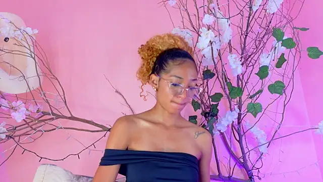 Charlotte Love10 online show from April 5, 11:39 am