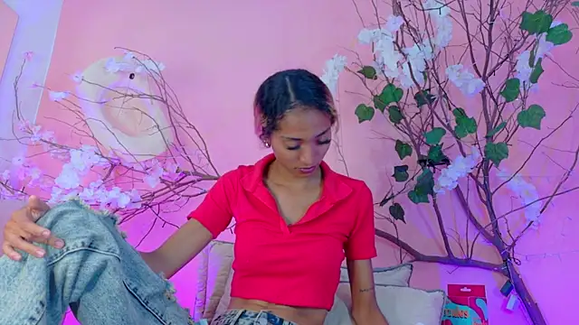 Charlotte Love10 online show from April 7, 10:00 pm