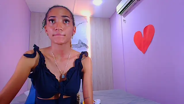 Snapshot of Charlotte_Love10 chatting on March 16, 11:15 pm Charlotte Love10 online show from March 16, 11:15 pm