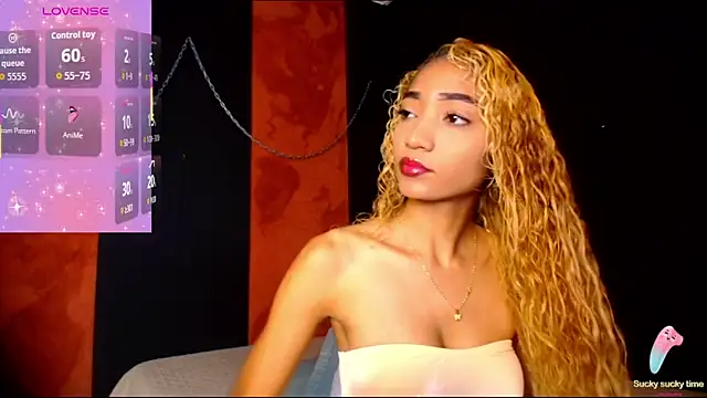 Snapshot of Charlotte_Love10 chatting on September 28, 11:39 am Charlotte Love10 online show from September 28, 11:39 am