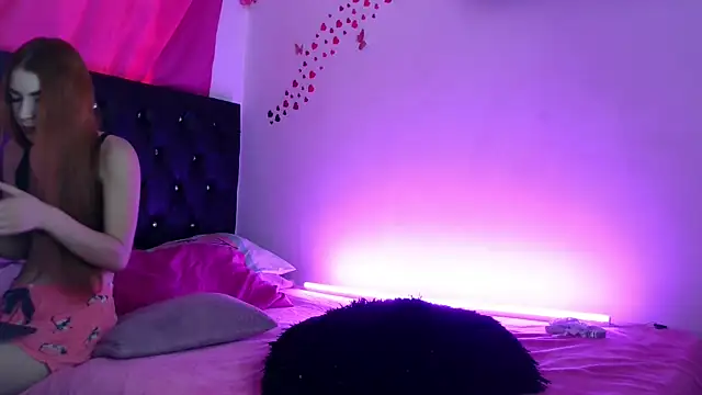 Snapshot of littleayshel chatting on November 5, 1:03 pm littleayshel online show from November 5, 1:03 pm