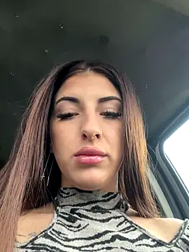 Snapshot of SashaBelle_ chatting on November 24, 8:03 am SashaBelle online show from November 24, 8:03 am