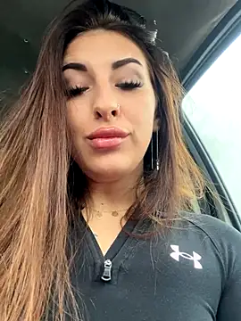 Snapshot of SashaBelle_ chatting on November 29, 7:52 am SashaBelle online show from November 29, 7:52 am