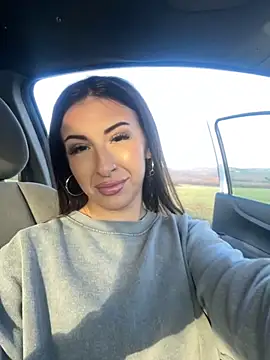 Snapshot of SashaBelle_ chatting on November 13, 6:17 am SashaBelle online show from November 13, 6:17 am