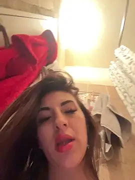 Snapshot of SashaBelle_ chatting on December 3, 6:47 am SashaBelle online show from December 3, 6:47 am