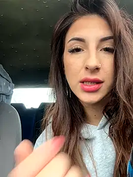 Snapshot of SashaBelle_ chatting on November 20, 8:37 am SashaBelle online show from November 20, 8:37 am