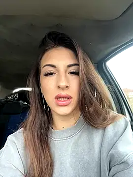 Snapshot of SashaBelle_ chatting on November 26, 7:19 am SashaBelle online show from November 26, 7:19 am