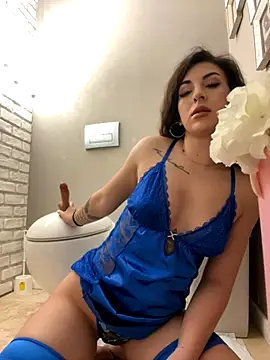 Snapshot of SashaBelle_ chatting on November 6, 8:29 am SashaBelle online show from November 6, 8:29 am