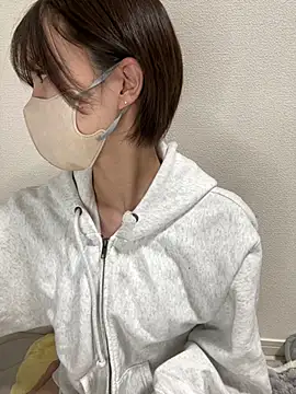 Snapshot of -x_MIU_x chatting on March 17, 10:17 am -x MIU x online show from March 17, 10:17 am