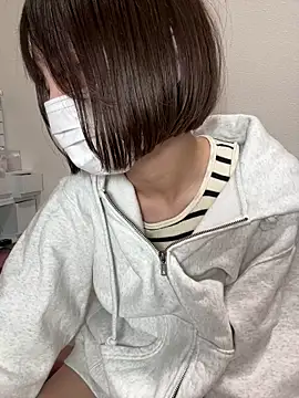 Snapshot of -x_MIU_x chatting on January 19, 10:06 am -x MIU x online show from January 19, 10:06 am