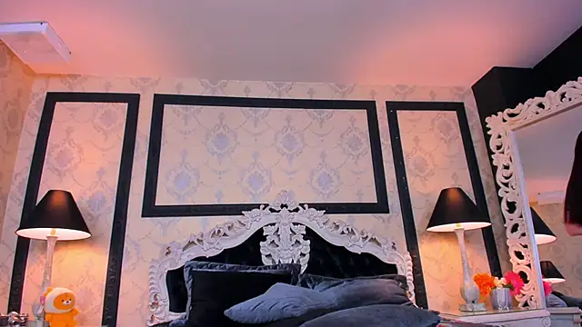 ImSophiie online show from February 7, 1:58 am