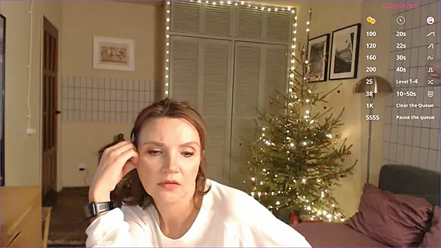 Charline TheFoxTail online show from January 3, 8:32 pm