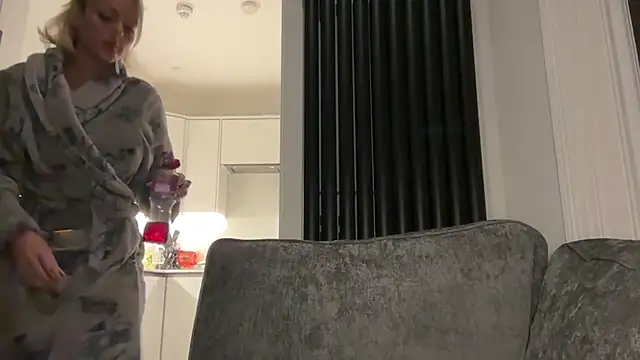 Leylah Linda online show from February 27, 9:14 pm