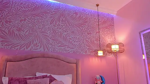 EmilyCollinss1 online show from November 29, 8:36 am