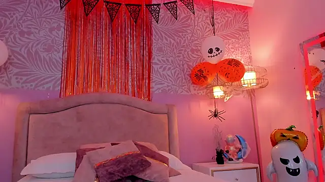 EmilyCollinss1 online show from October 21, 8:03 am