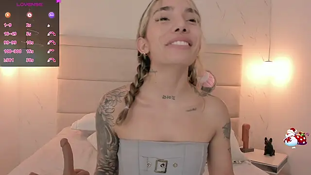 Mollymoon1 online show from December 20, 5:27 pm