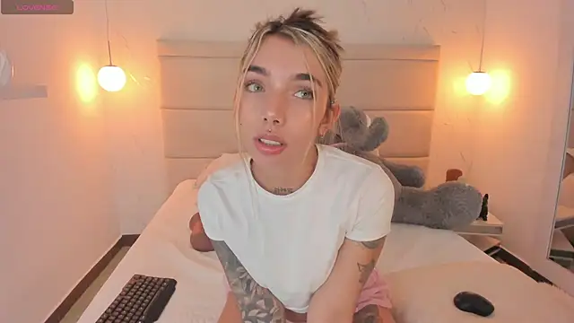 Mollymoon1 online show from November 27, 7:58 pm