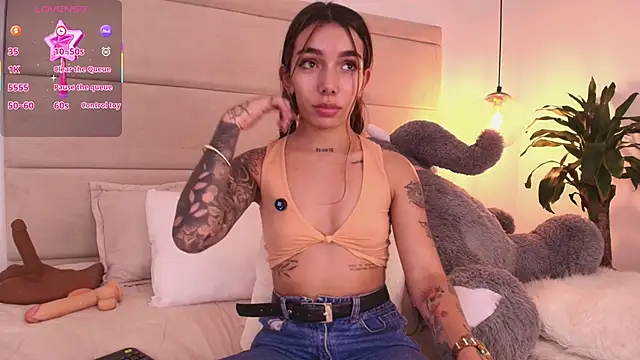 Mollymoon1 online show from September 18, 8:01 pm