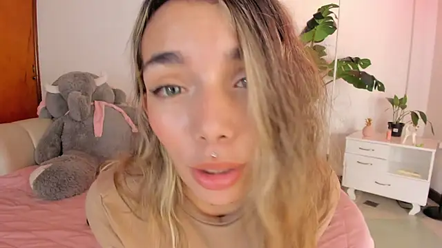 Mollymoon1 online show from February 4, 8:48 pm