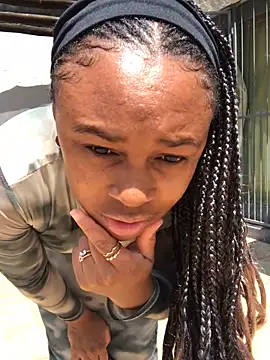 Snapshot of Pearl_00 chatting on October 19, 11:13 am Pearl 00 online show from October 19, 11:13 am