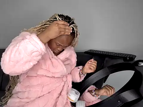 Pearl 00 online show from April 19, 3:02 pm