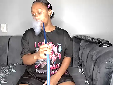 Snapshot of Pearl_00 chatting on November 14, 8:34 pm Pearl 00 online show from November 14, 8:34 pm