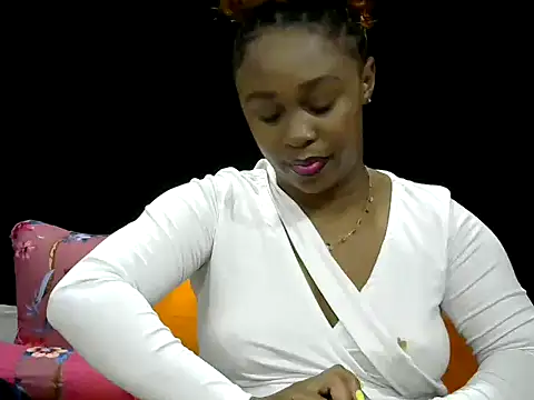 Pearl 00 online show from May 17, 4:18 pm