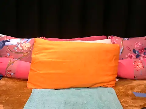Pearl 00 online show from May 28, 2:52 am