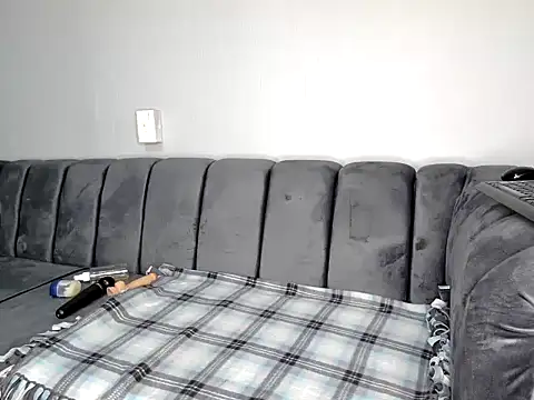 Snapshot of Pearl_00 chatting on October 13, 7:48 pm Pearl 00 online show from October 13, 7:48 pm