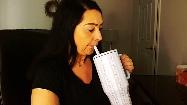 AlyssiaAmoreXO online show from June 17, 6:29 pm