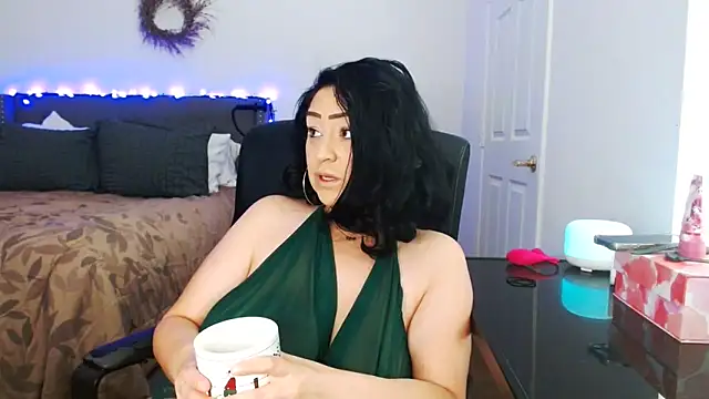 AlyssiaAmoreXO online show from May 25, 9:13 pm