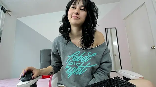 Camcrush   online show from March 12, 10:28 pm