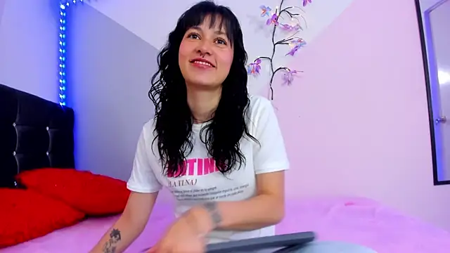 Camcrush   online show from October 8, 5:13 pm