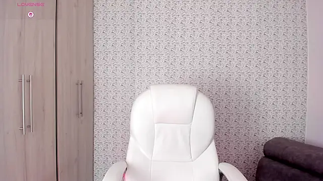 Snapshot of Sarajonnes chatting on October 25, 1:01 pm Sarajonnes online show from October 25, 1:01 pm