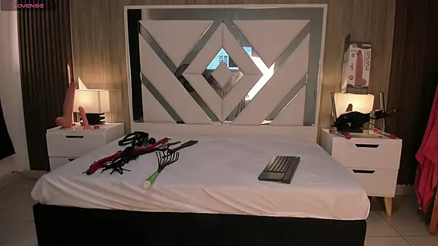 Snapshot of ValentinaThomas chatting on September 21, 7:19 pm ValentinaThomas online show from September 21, 7:19 pm