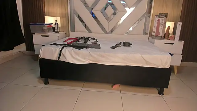 Snapshot of ValentinaThomas chatting on November 12, 8:12 pm ValentinaThomas online show from November 12, 8:12 pm