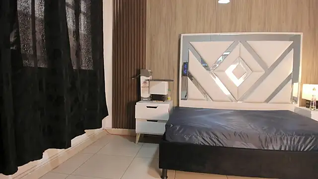 Snapshot of ValentinaThomas chatting on October 16, 6:27 pm ValentinaThomas online show from October 16, 6:27 pm