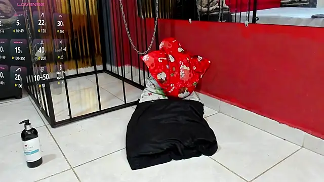 Snapshot of ValentinaThomas chatting on March 14, 10:38 pm ValentinaThomas online show from March 14, 10:38 pm