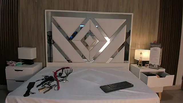 Snapshot of ValentinaThomas chatting on October 10, 7:47 pm ValentinaThomas online show from October 10, 7:47 pm