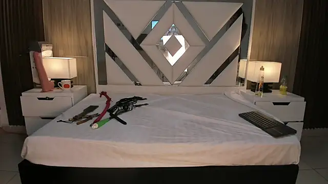 Snapshot of ValentinaThomas chatting on October 19, 7:16 pm ValentinaThomas online show from October 19, 7:16 pm