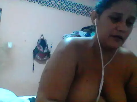 Snapshot of carolina_goez chatting on February 22, 11:03 pm carolina goez online show from February 22, 11:03 pm