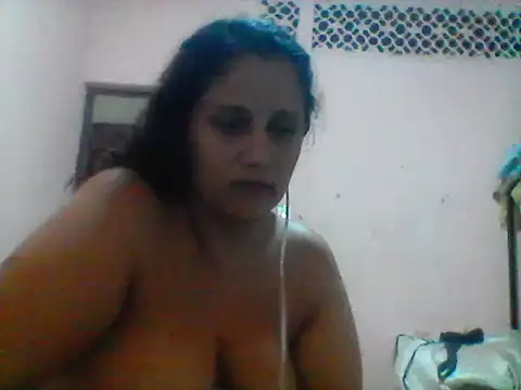 Snapshot of carolina_goez chatting on February 7, 10:19 pm carolina goez online show from February 7, 10:19 pm