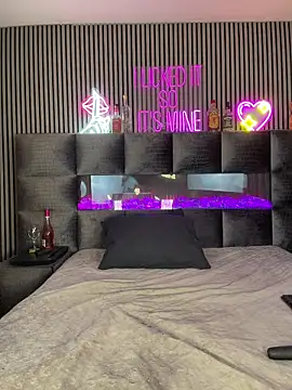 MilaMaaay online show from February 25, 9:25 pm