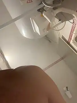 lescro95  online show from October 24, 3:33 pm